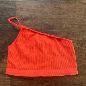 Kitty Gains Off-the-shoulder Bralette/Crop Top